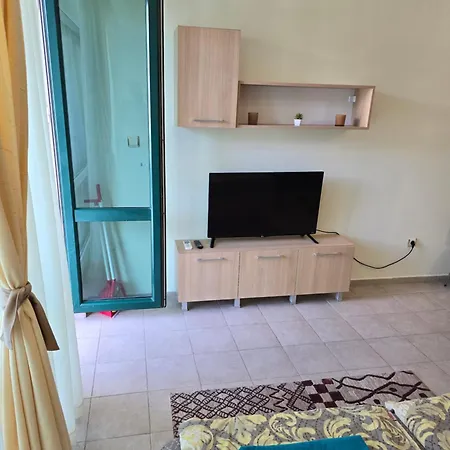 In Sunny Miramar Palaz Sunny Apartment *